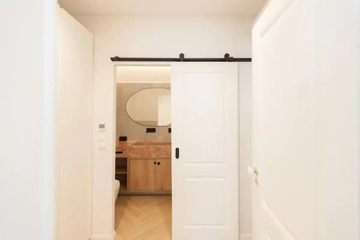 Serene T1 Apt In Lapa With Ac And Private Patio Lisbon Portugal